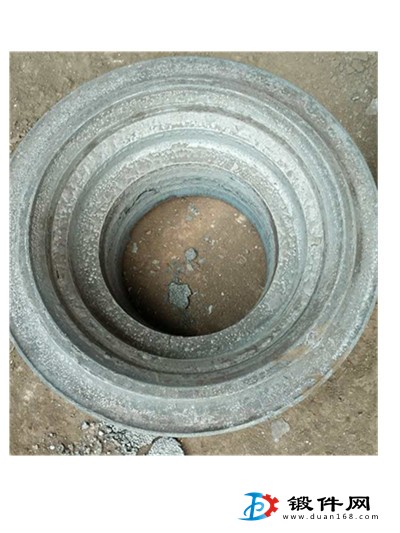 臺階齒輪 內(nèi)外臺階齒輪 刻字毛坯 鍛件加工 粗車熱處理一條龍