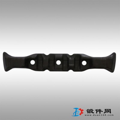 該怎么選擇輸送機配件礦用刮板廠家？