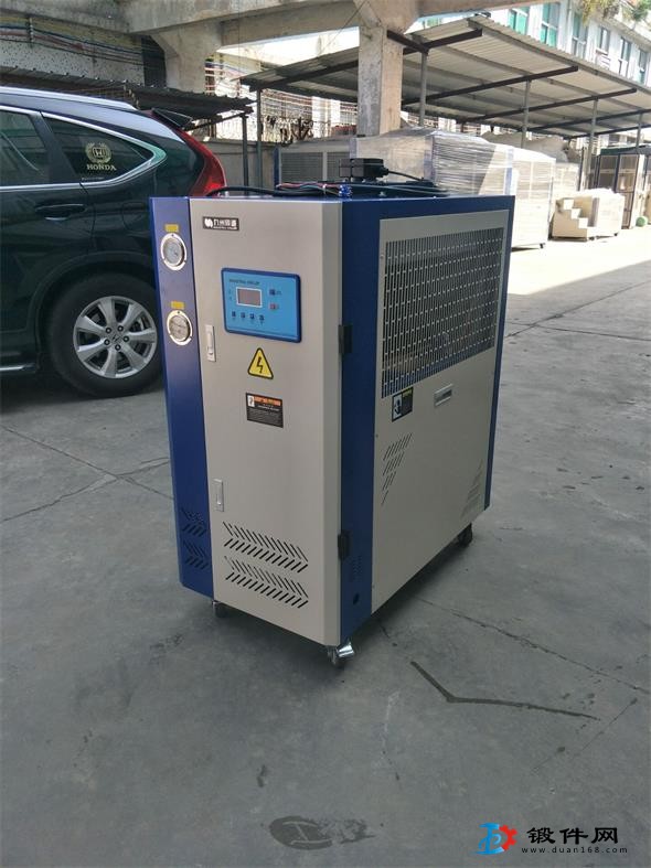 供應真空鍍膜專用冷水機